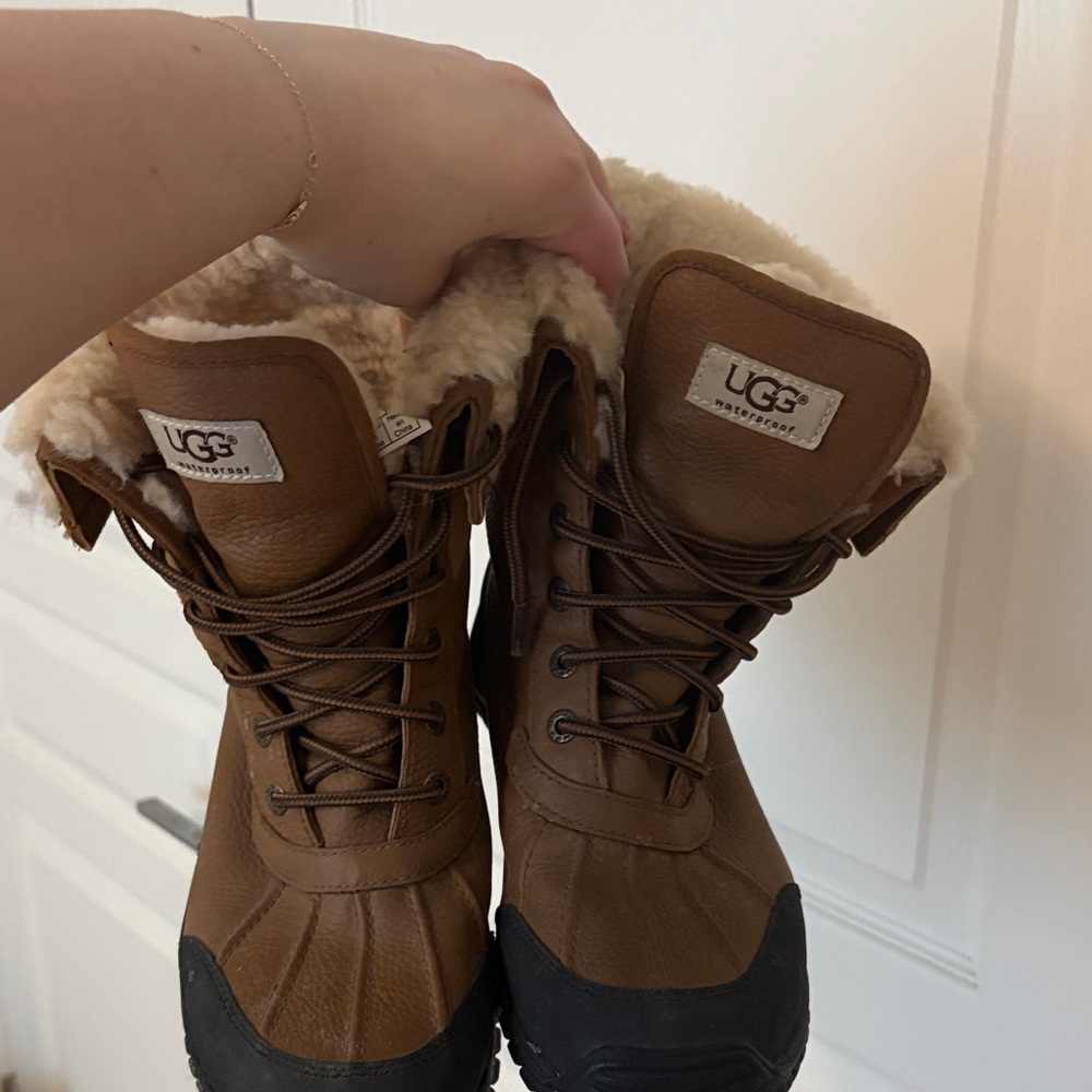 UGG women’s winter boots size 8